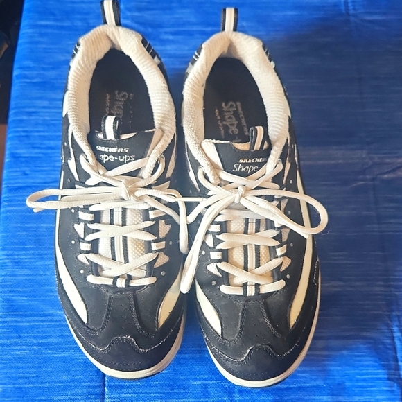 Skecher's Shape Ups - Picture 1 of 3